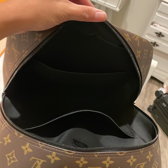 Monogram Macassar emanates premium sportswear allure. - Picture 5 of 7